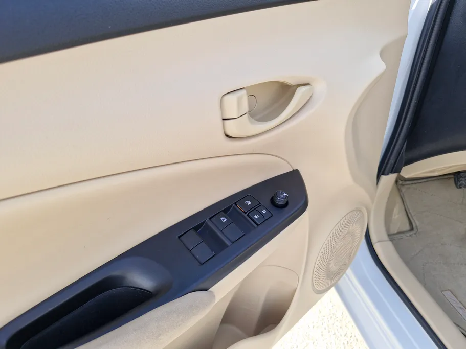 2022 Toyota Yaris  Y 