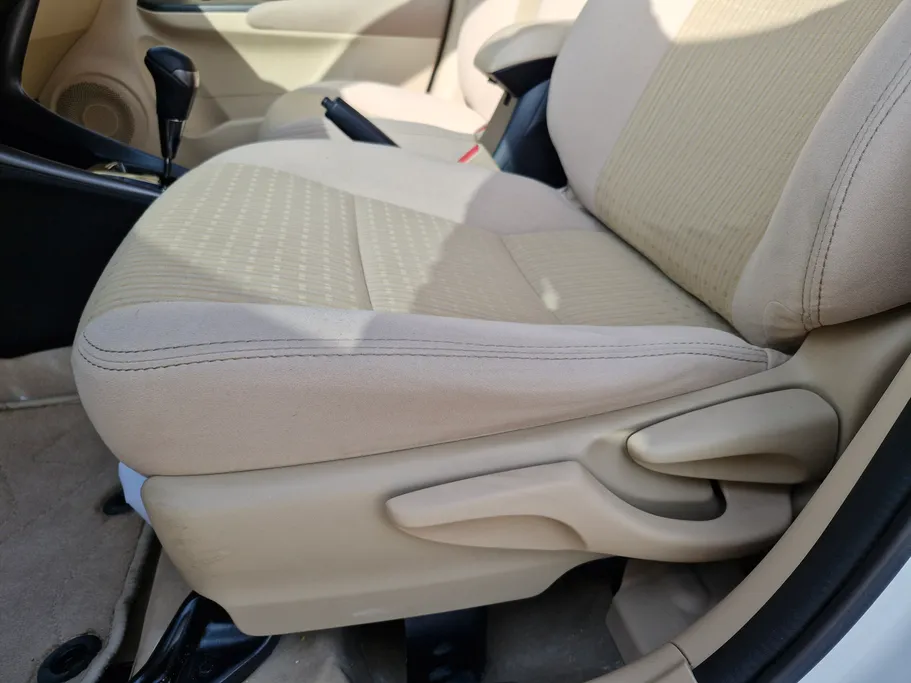 2022 Toyota Yaris  Y 