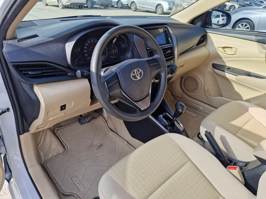 2022 Toyota Yaris  Y 