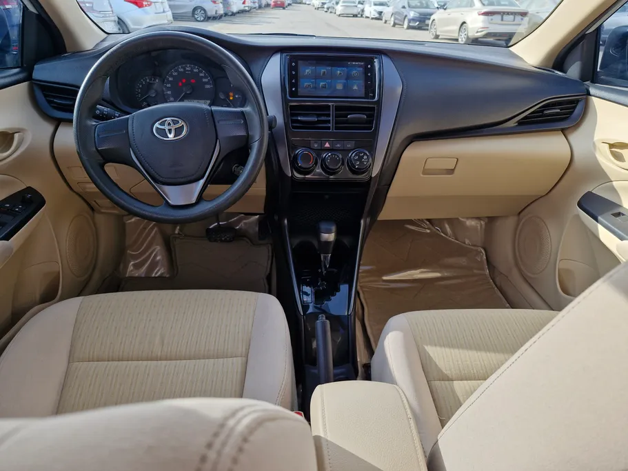 2022 Toyota Yaris  Y 