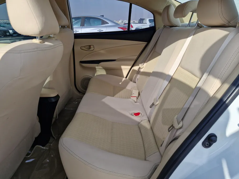 2022 Toyota Yaris  Y 