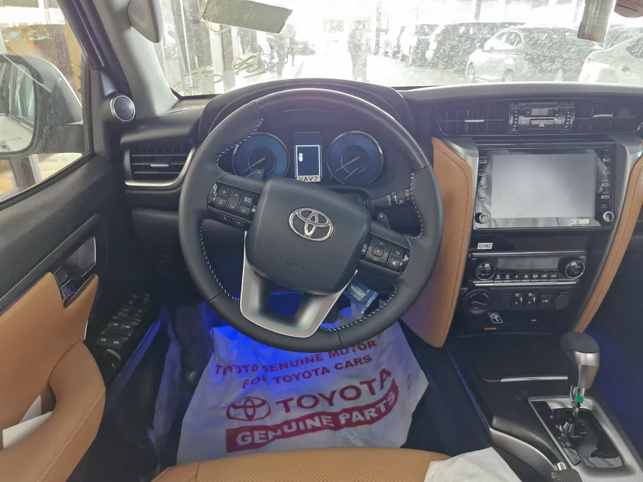 تويوتا فورتشنر VX 2026 