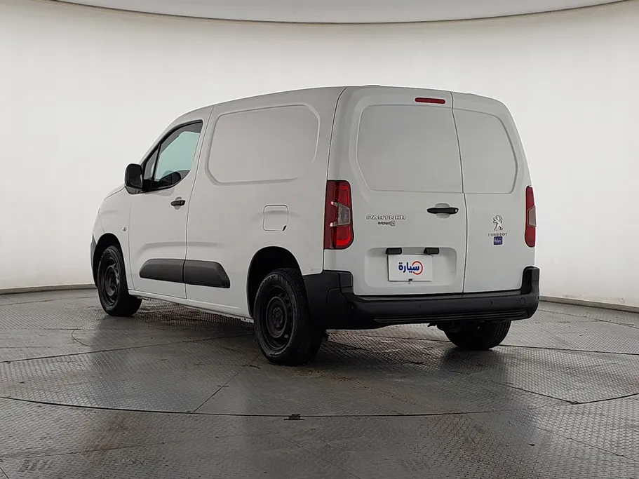 2022 Peugeot Partner Short van 