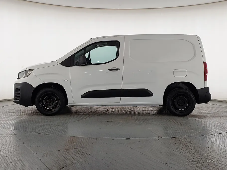 2022 Peugeot Partner Short van 