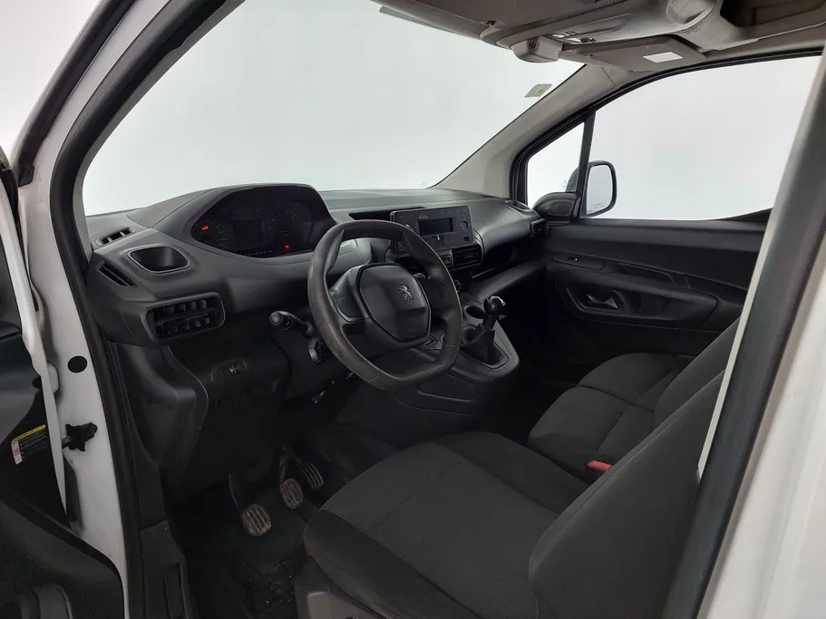 2022 Peugeot Partner Short van 