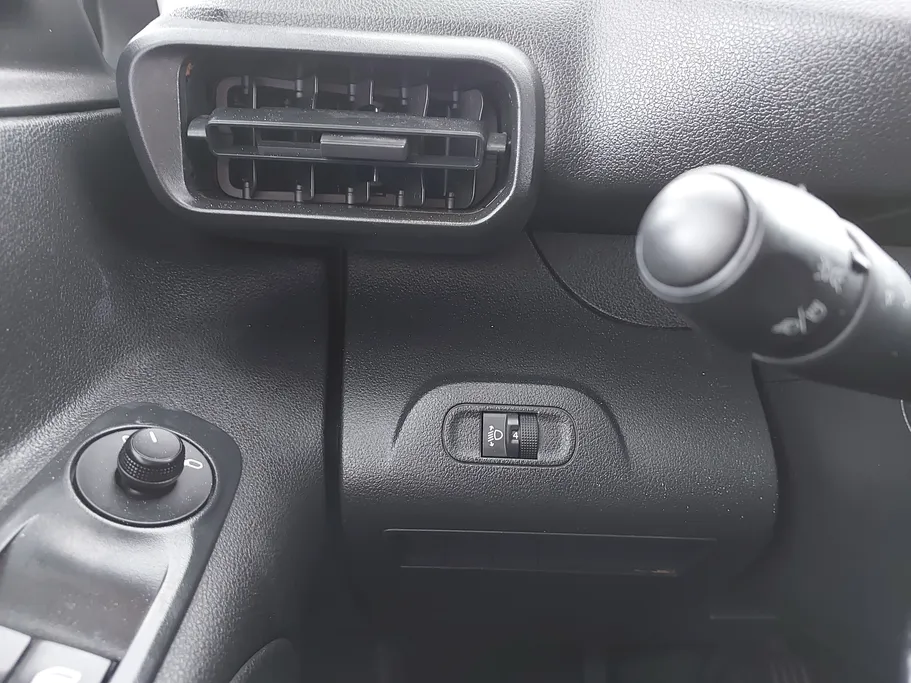 2022 Peugeot Partner Short van 