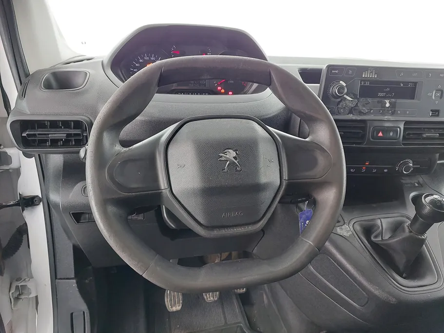 2022 Peugeot Partner Short van 