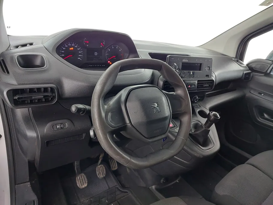 2022 Peugeot Partner Short van 