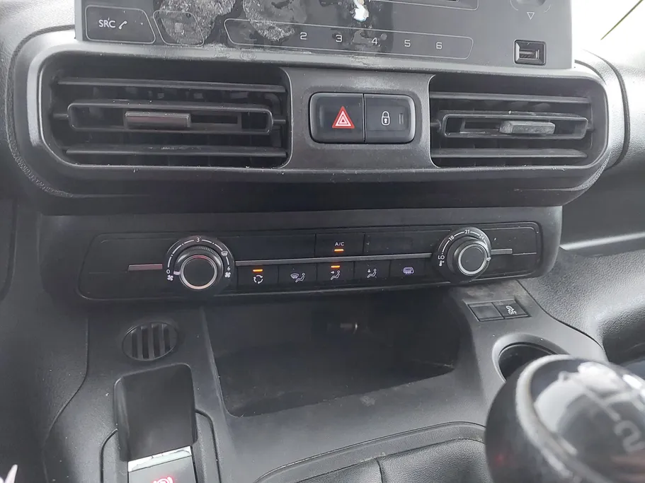 2022 Peugeot Partner Short van 