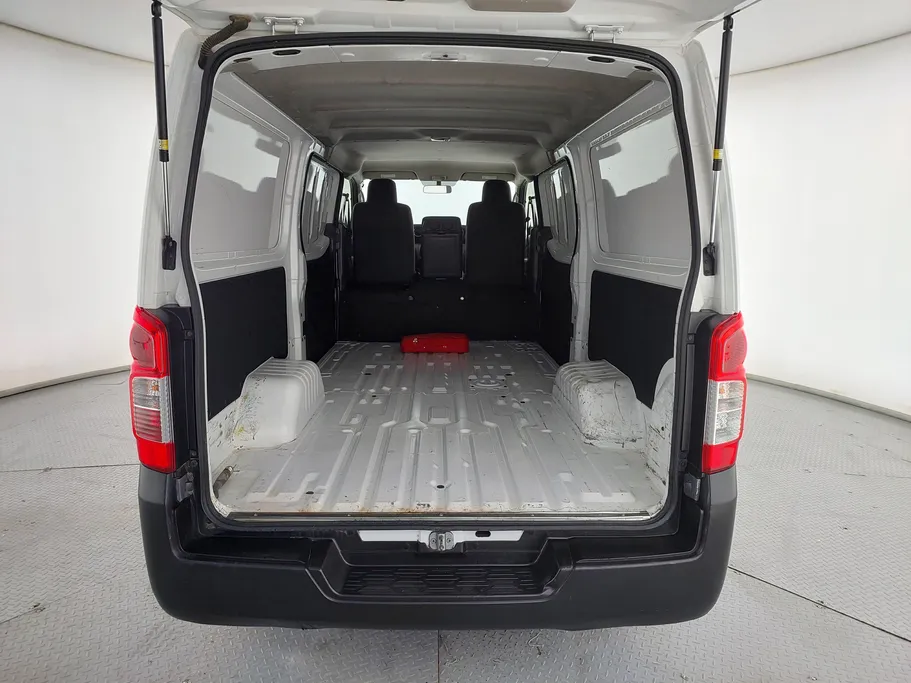 نيسان باص اورفان NV350 2021 