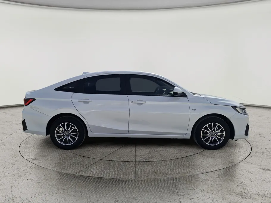 تويوتا يارس Y 2024 