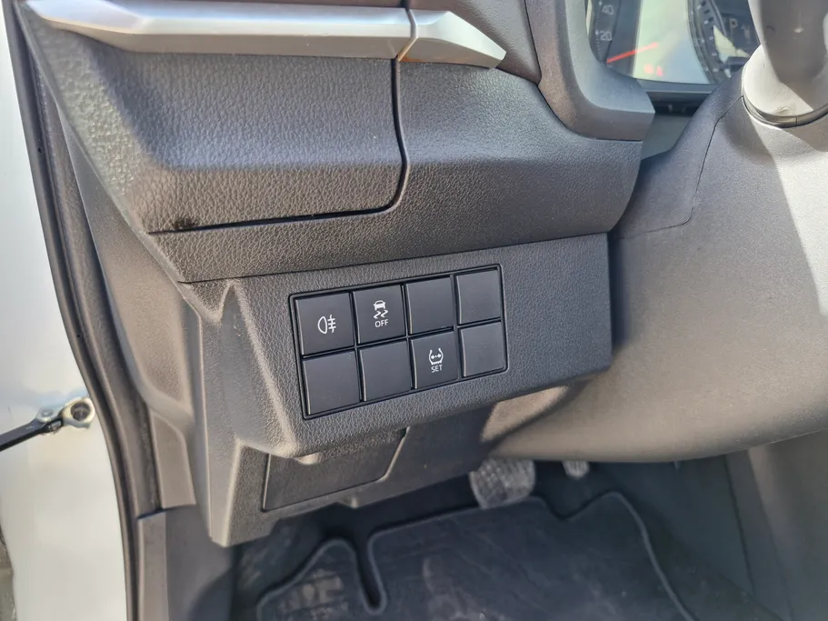 تويوتا يارس Y 2024 