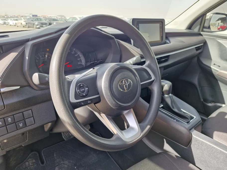 تويوتا يارس Y 2024 