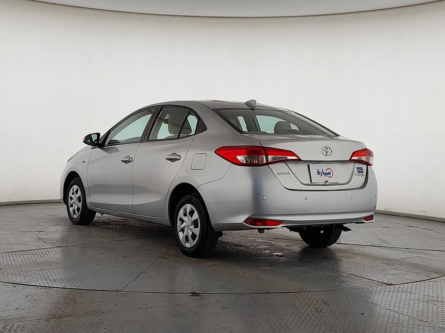 2022 Toyota Yaris  Y 