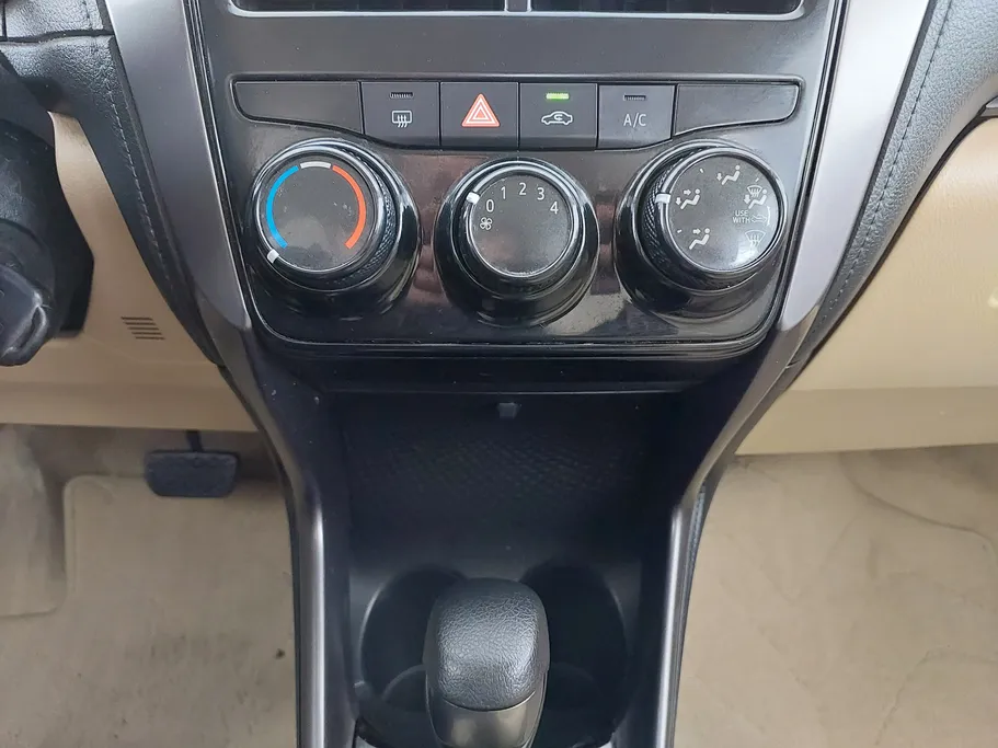 2022 Toyota Yaris  Y 