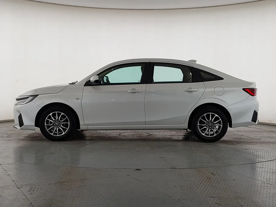 2023 Toyota Yaris  Y 