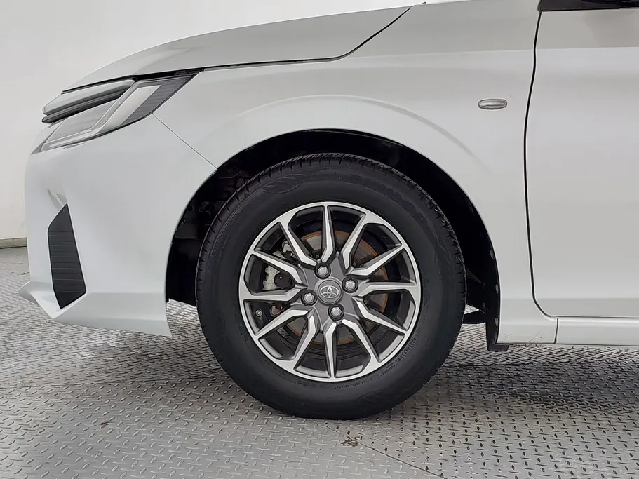 2023 Toyota Yaris  Y 