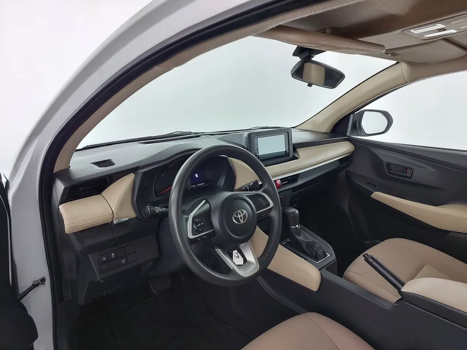 2023 Toyota Yaris  Y 