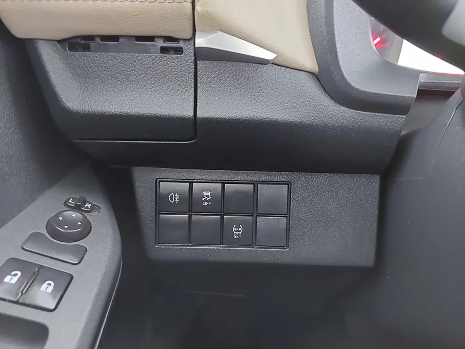 2023 Toyota Yaris  Y 