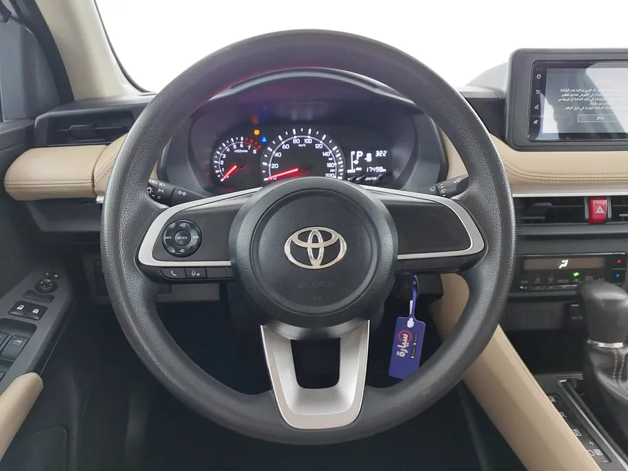 2023 Toyota Yaris  Y 