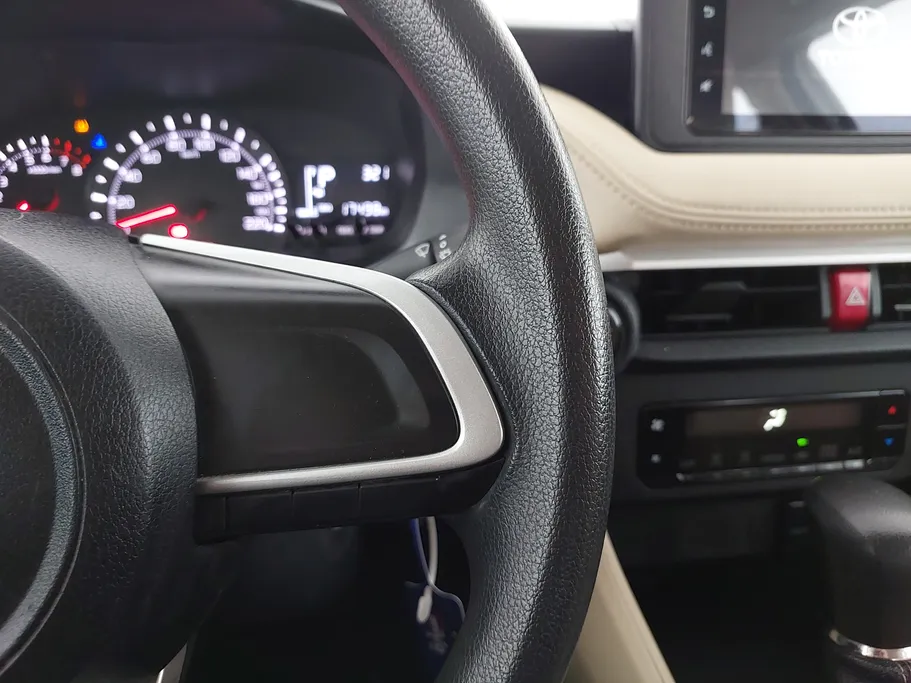 2023 Toyota Yaris  Y 