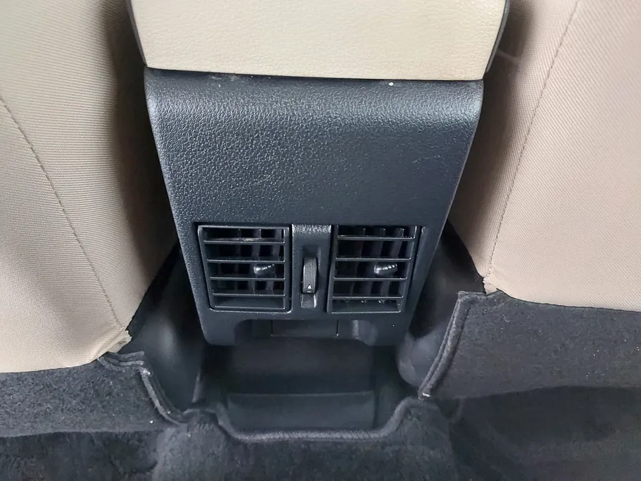 2023 Toyota Yaris  Y 