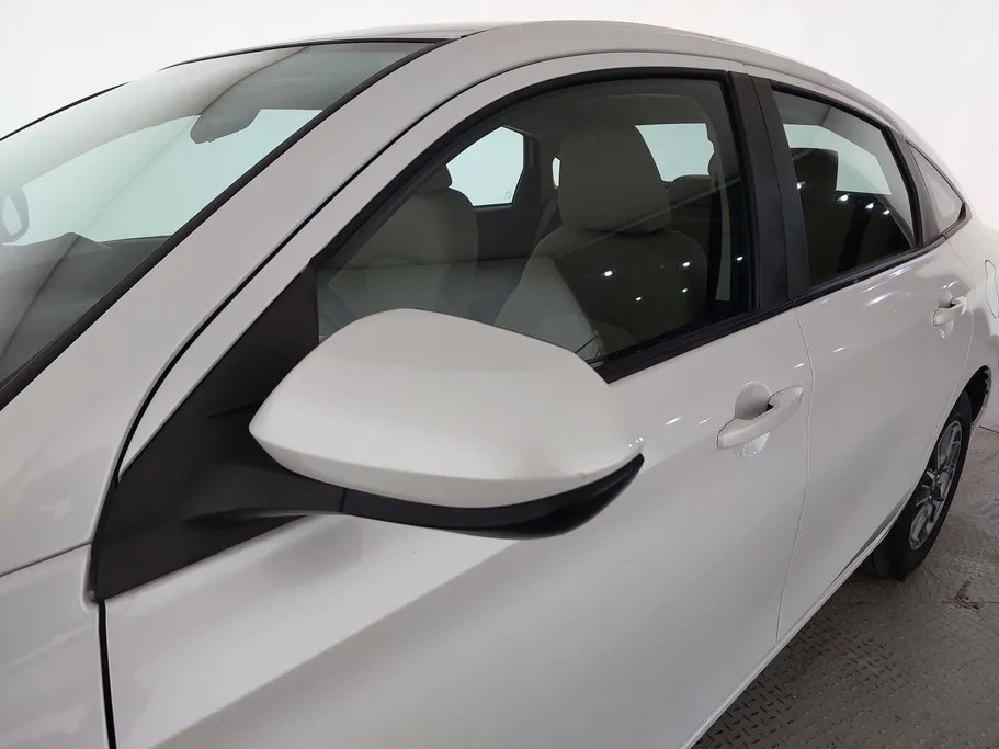 2023 Toyota Yaris  Y 