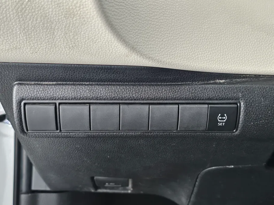 تويوتا كورولا XLI 2023 