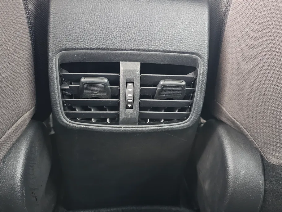 تويوتا كورولا XLI 2023 