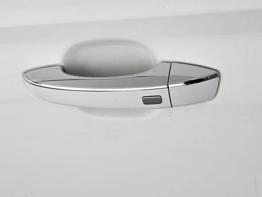 ام جي 5 LUX 2023 