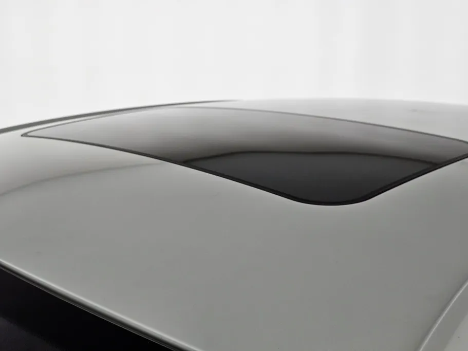 ام جي 5 LUX 2023 