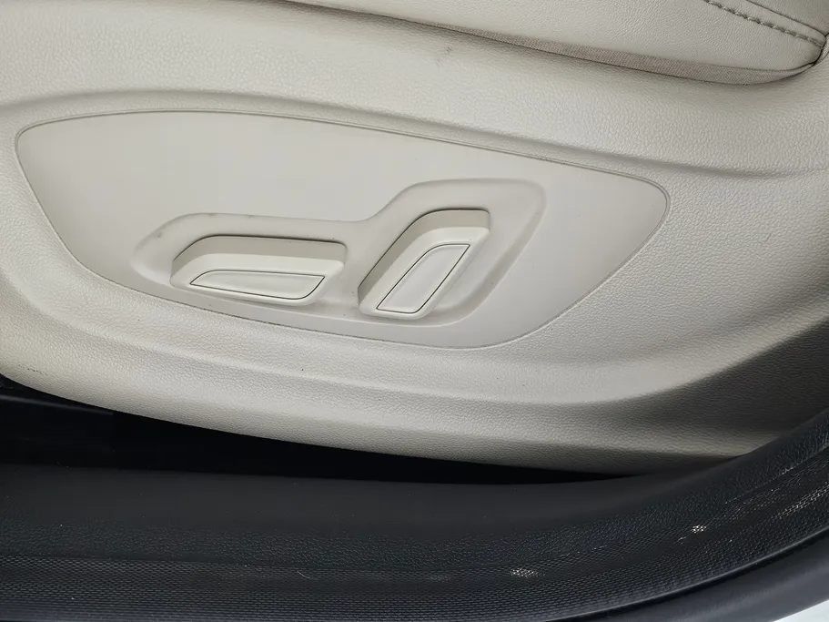 ام جي 5 LUX 2023 