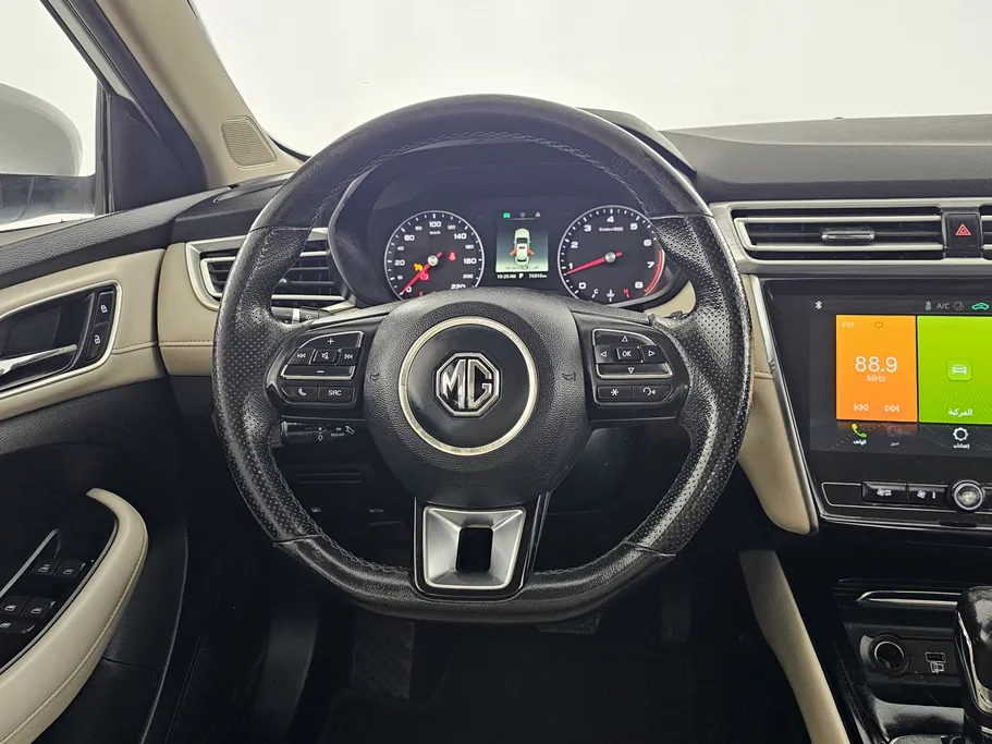 ام جي 5 LUX 2023 