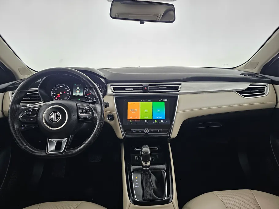 ام جي 5 LUX 2023 