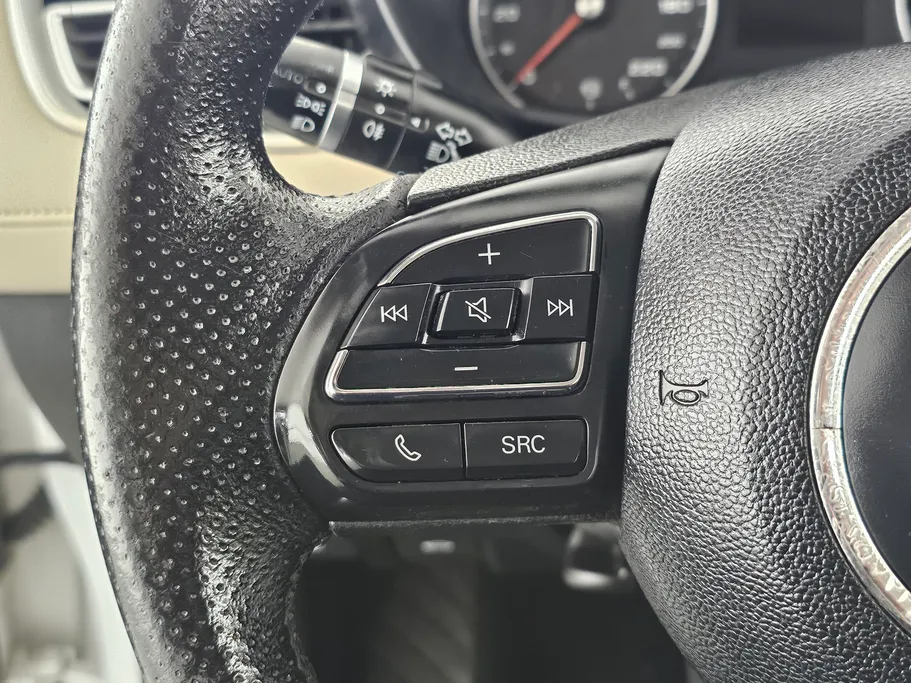 ام جي 5 LUX 2023 