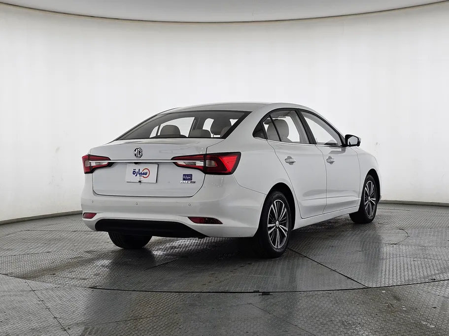 ام جي 5 LUX 2023 