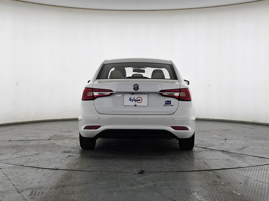 ام جي 5 LUX 2023 