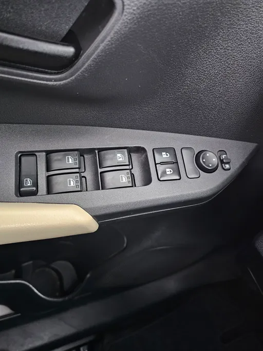 تويوتا يارس Y 2023 