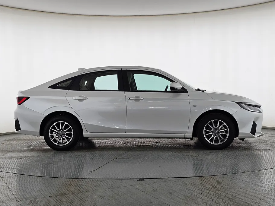 تويوتا يارس Y 2023 