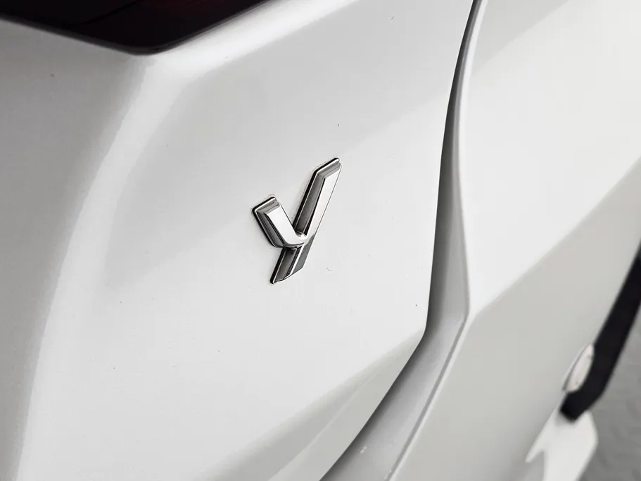 تويوتا يارس Y 2023 