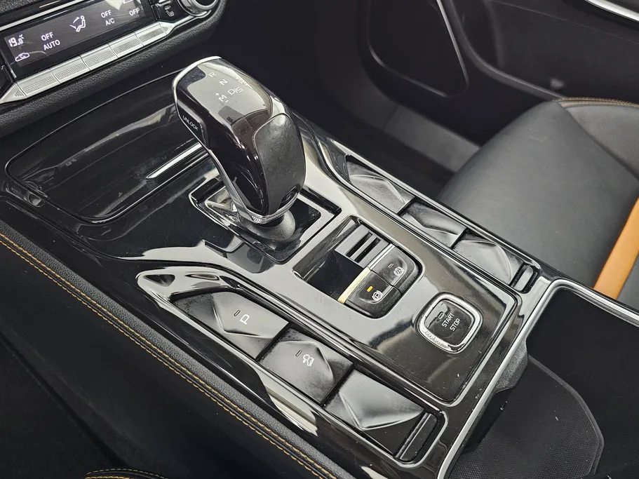 2023 FAW Bestune T77  