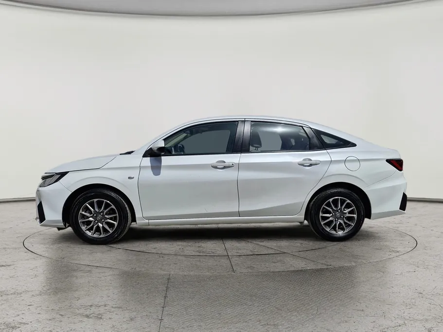 تويوتا يارس Y 2023 