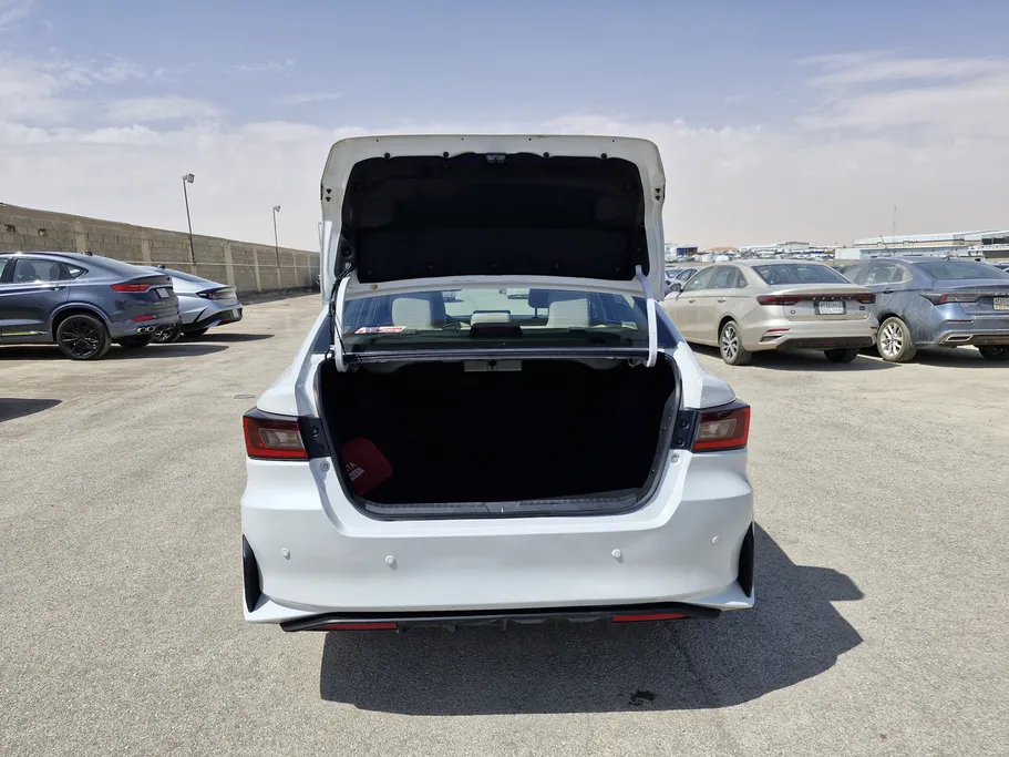 تويوتا يارس Y 2023 