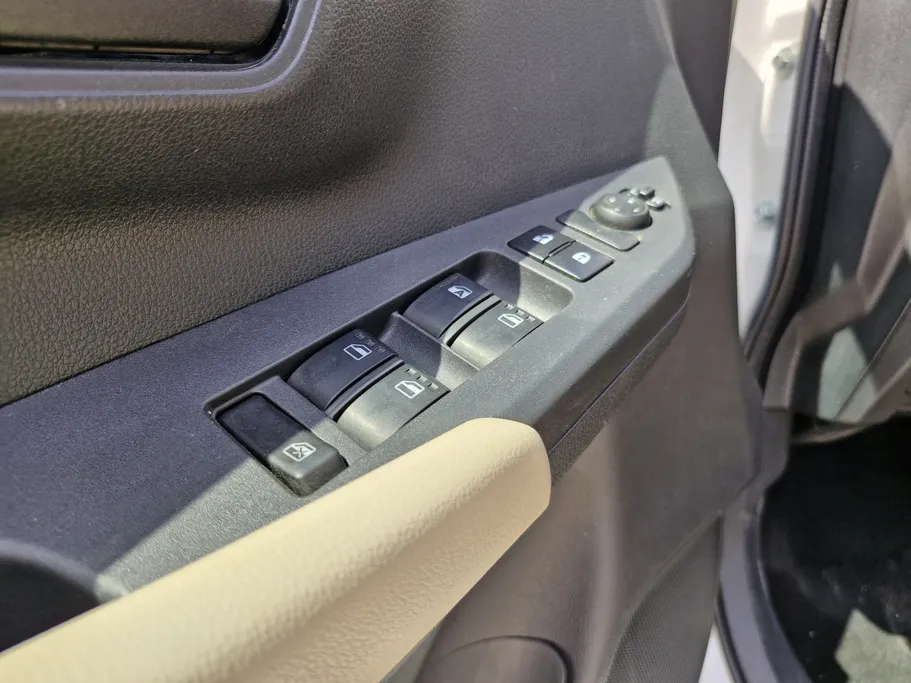 تويوتا يارس Y 2023 