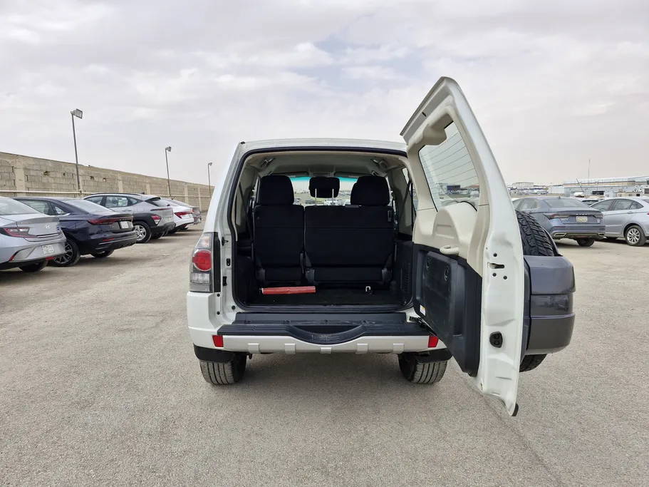 2020 Mitsubishi Pajero GLS 3Doors 