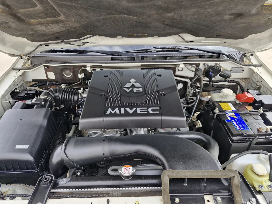 2020 Mitsubishi Pajero GLS 3Doors 