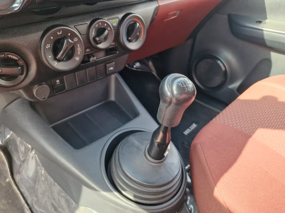 تويوتا هايلكس GL2 2024 