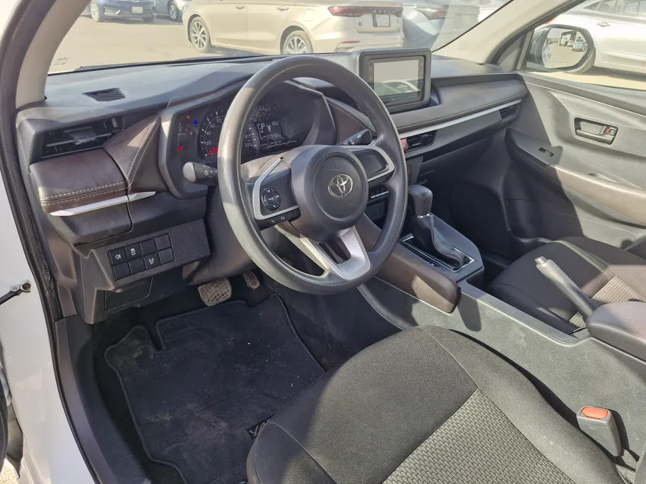 2024 Toyota Yaris  Y 