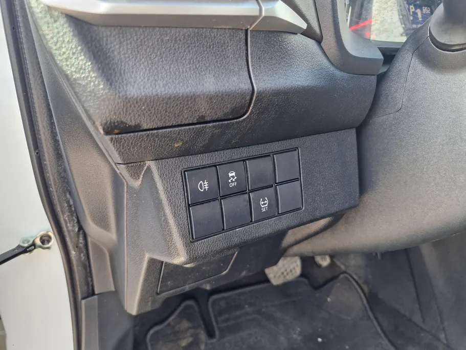 2024 Toyota Yaris  Y 