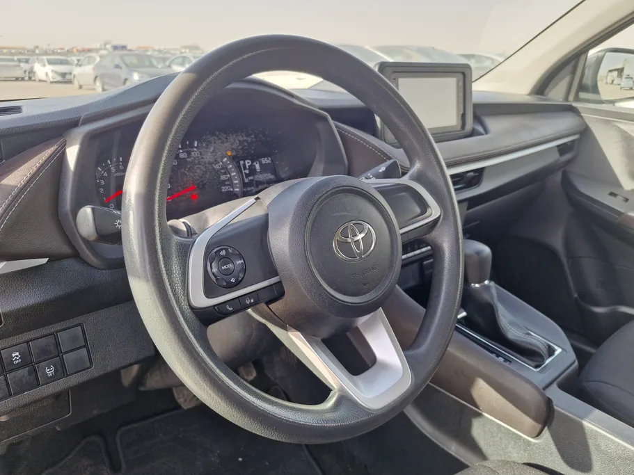 2024 Toyota Yaris  Y 